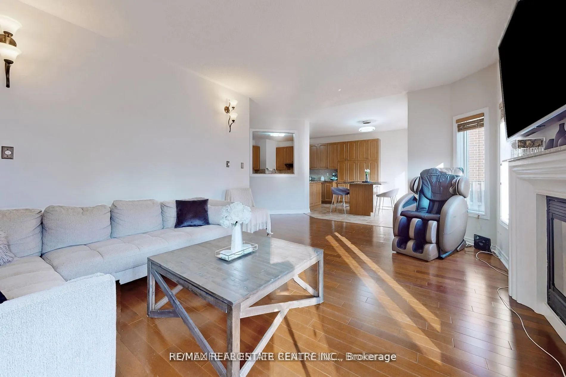 5186 Doubletree Drive, #(MAIN FLOOR)