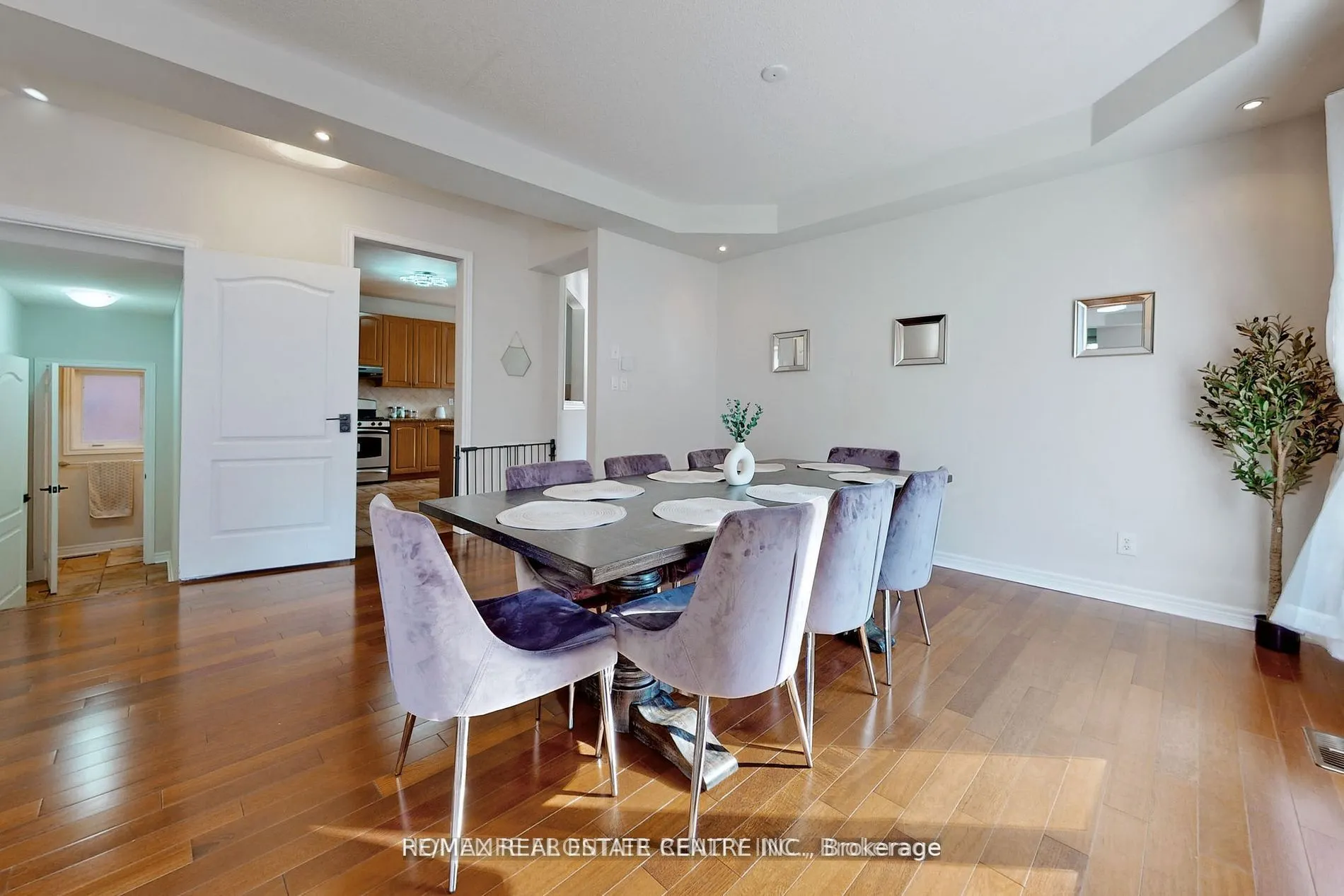 5186 Doubletree Drive, #(MAIN FLOOR)