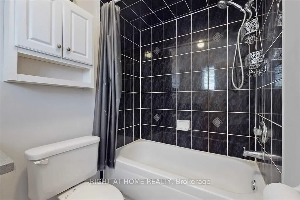 3256 Equestrian Crescent S, #UPPER