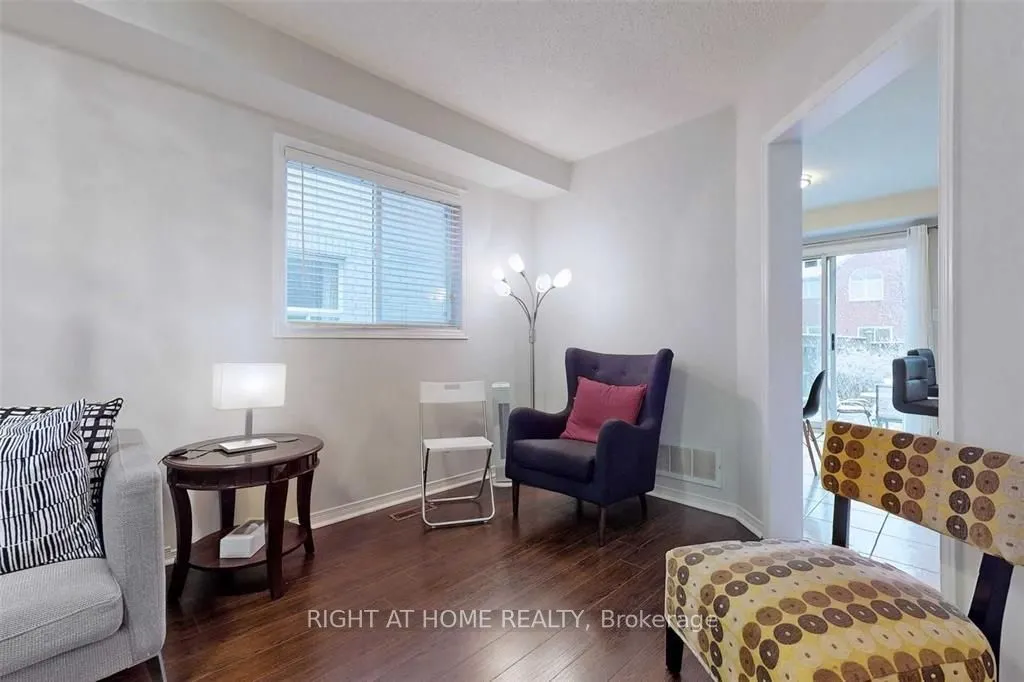 3256 Equestrian Crescent S, #UPPER