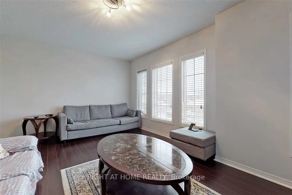 3256 Equestrian Crescent S, #UPPER