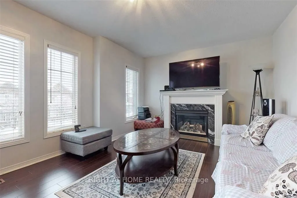 3256 Equestrian Crescent S, #UPPER