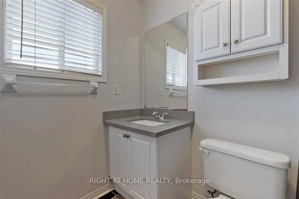 3256 Equestrian Crescent S, #UPPER