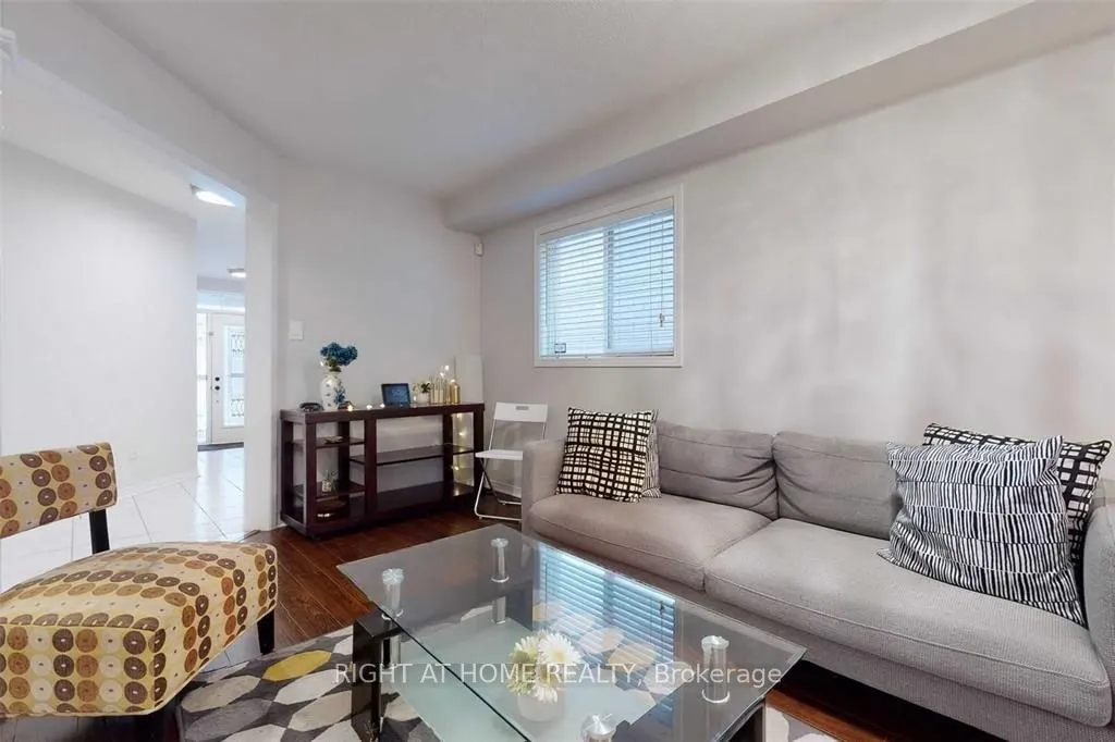 3256 Equestrian Crescent S, #UPPER