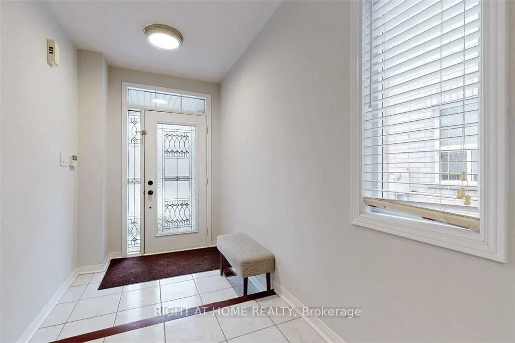 3256 Equestrian Crescent S, #UPPER