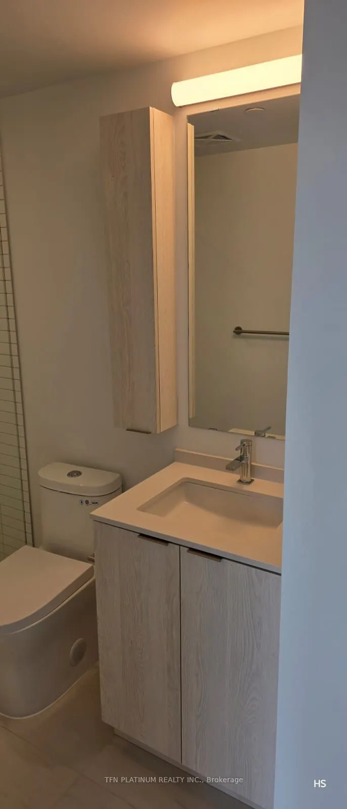 89 Dundas Street W, #1021