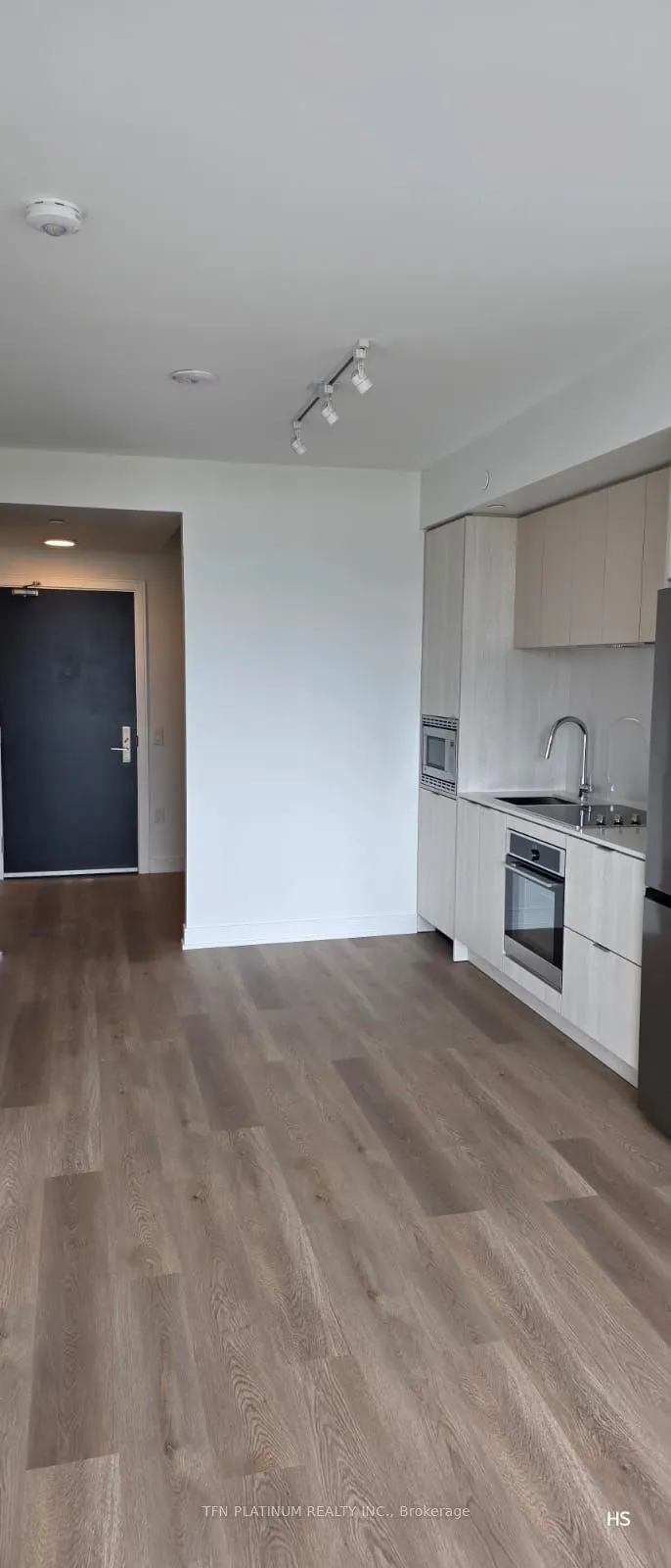 89 Dundas Street W, #1021