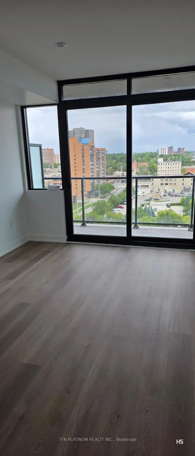 89 Dundas Street W, #1021