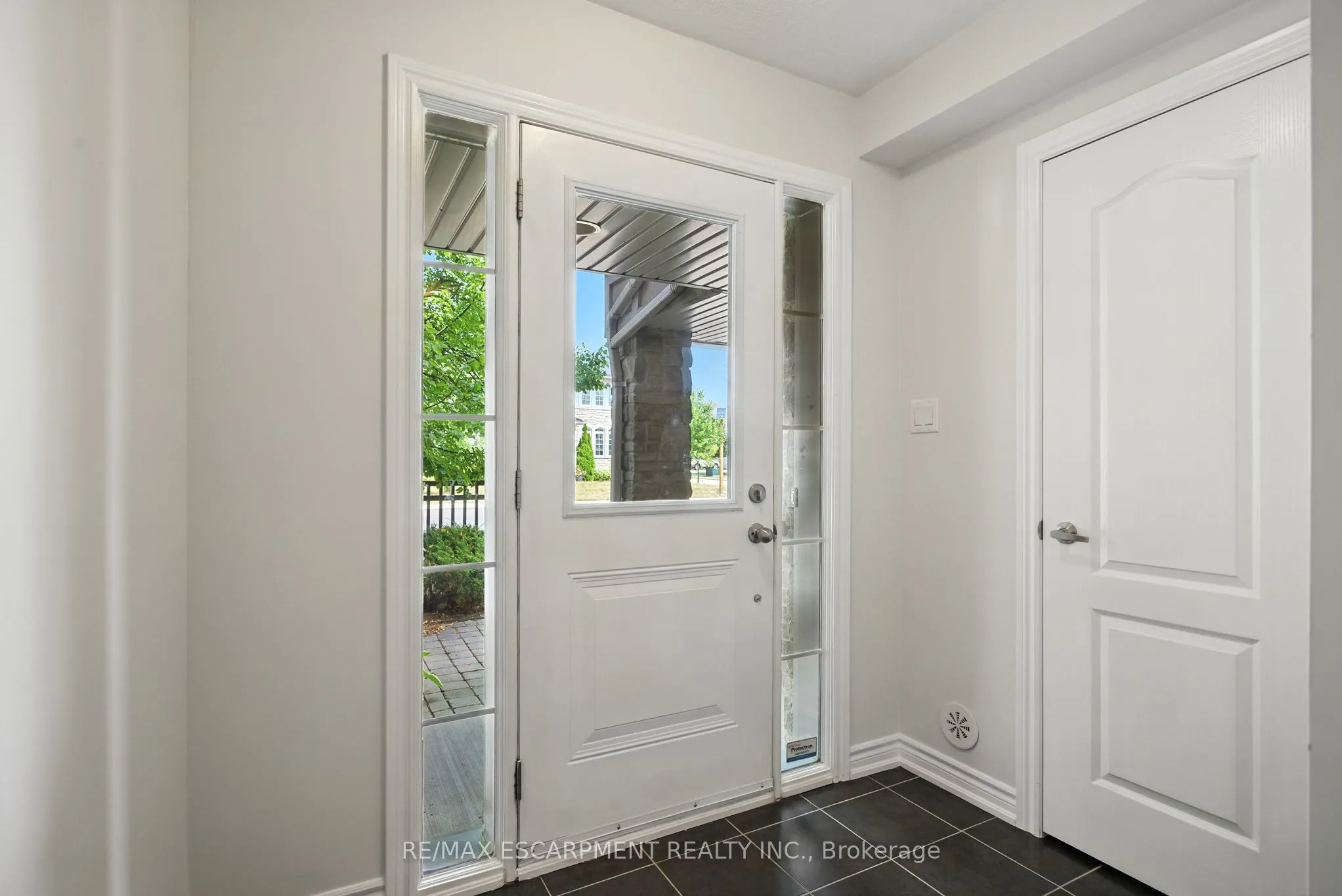 2570 Grand Oak Trail