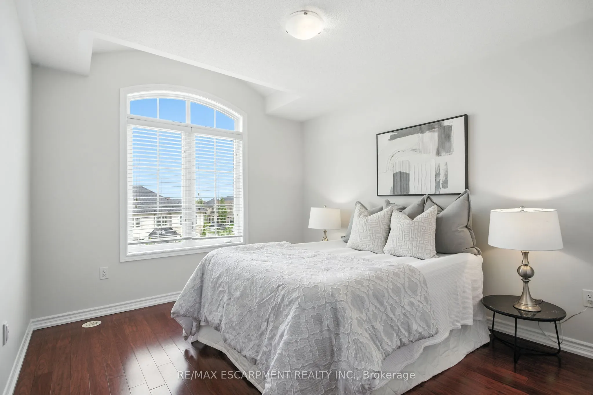 2570 Grand Oak Trail