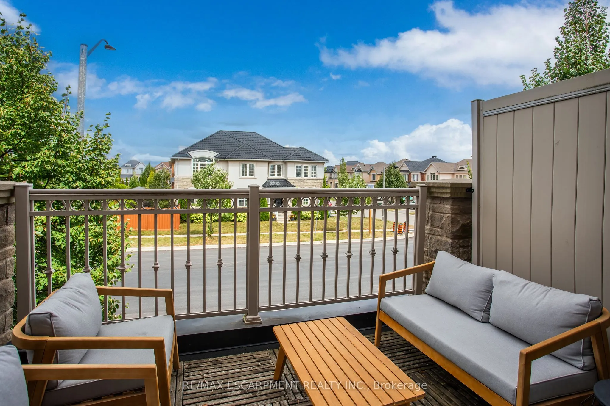 2570 Grand Oak Trail
