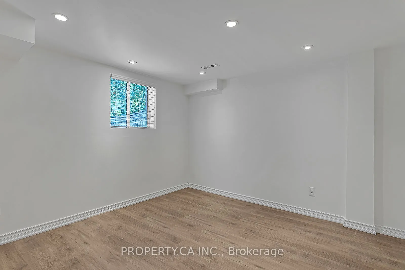 3788 Forest Bluff Crescent, #Lower
