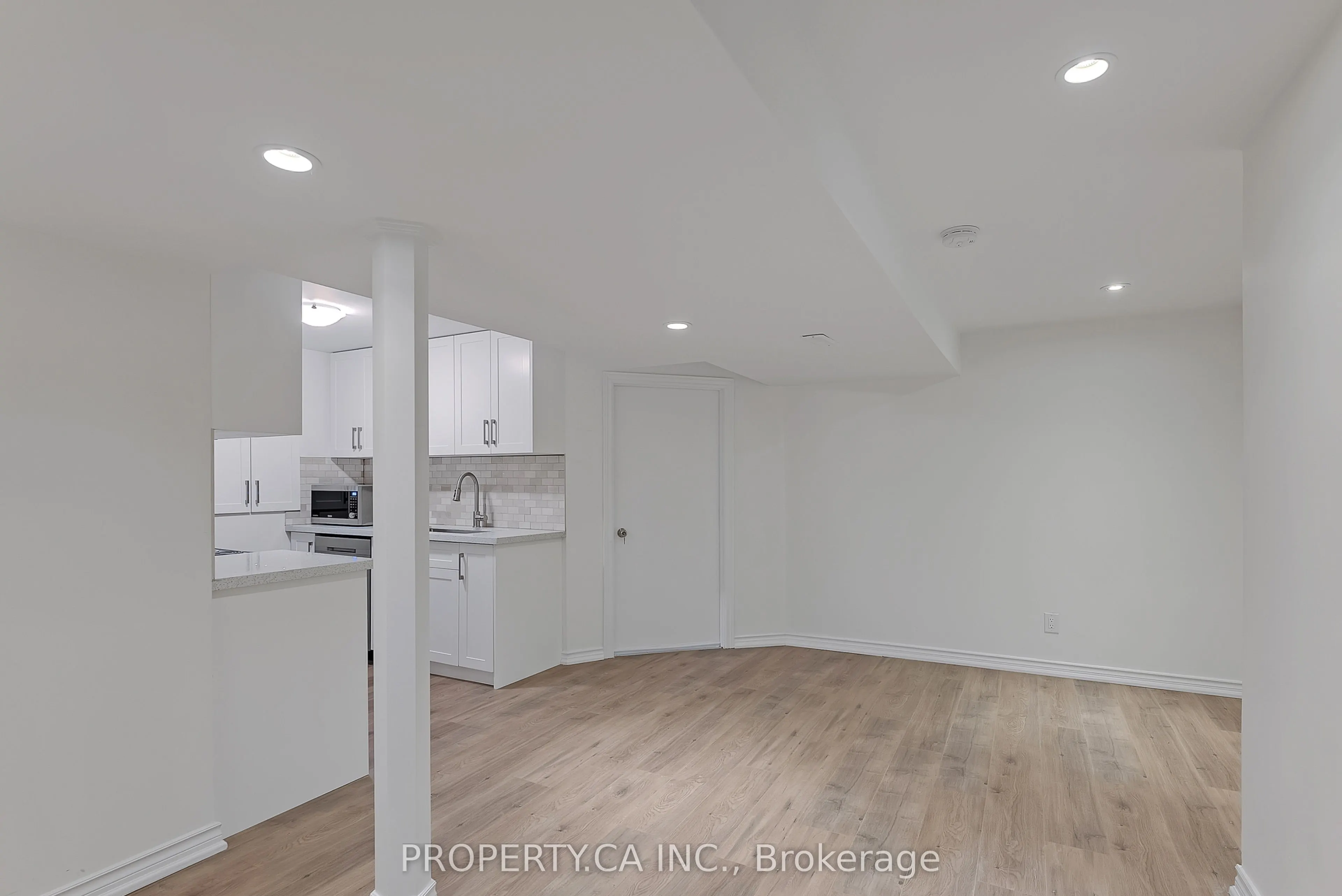 3788 Forest Bluff Crescent, #Lower