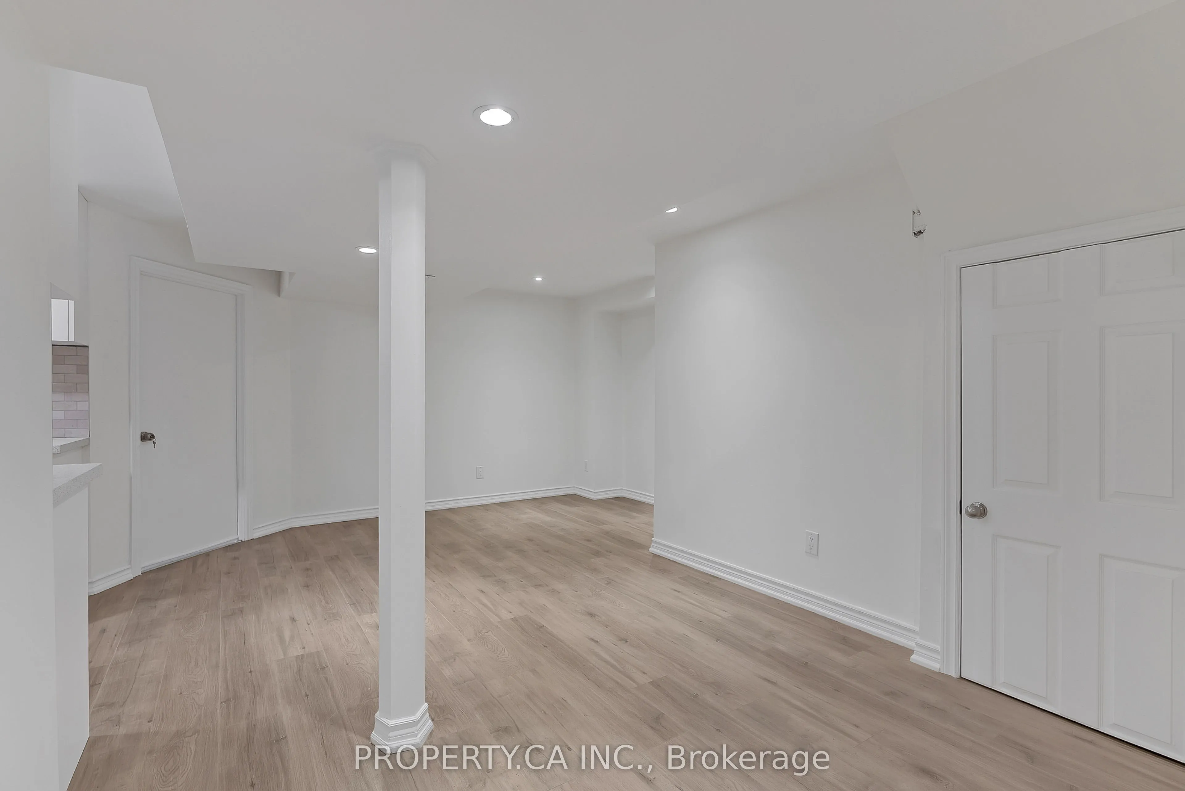 3788 Forest Bluff Crescent, #Lower