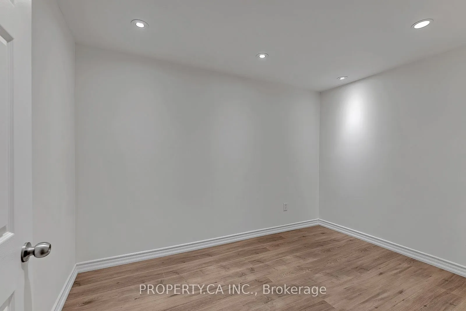 3788 Forest Bluff Crescent, #Lower