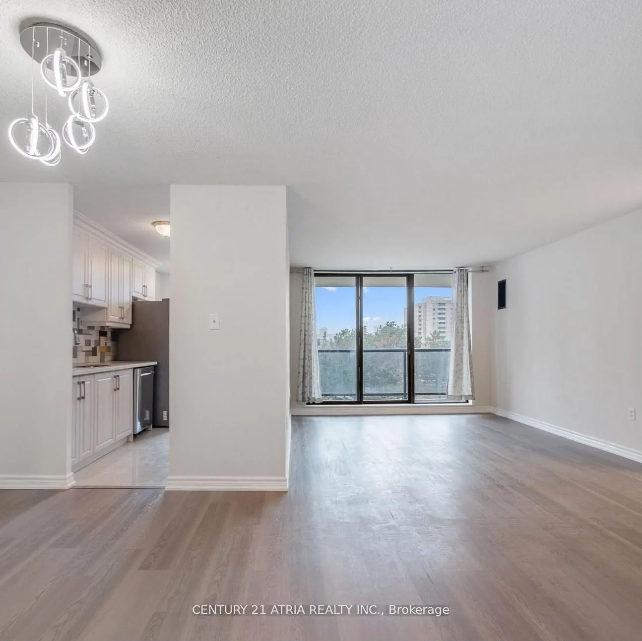 17 Knightsbridge Road, #506