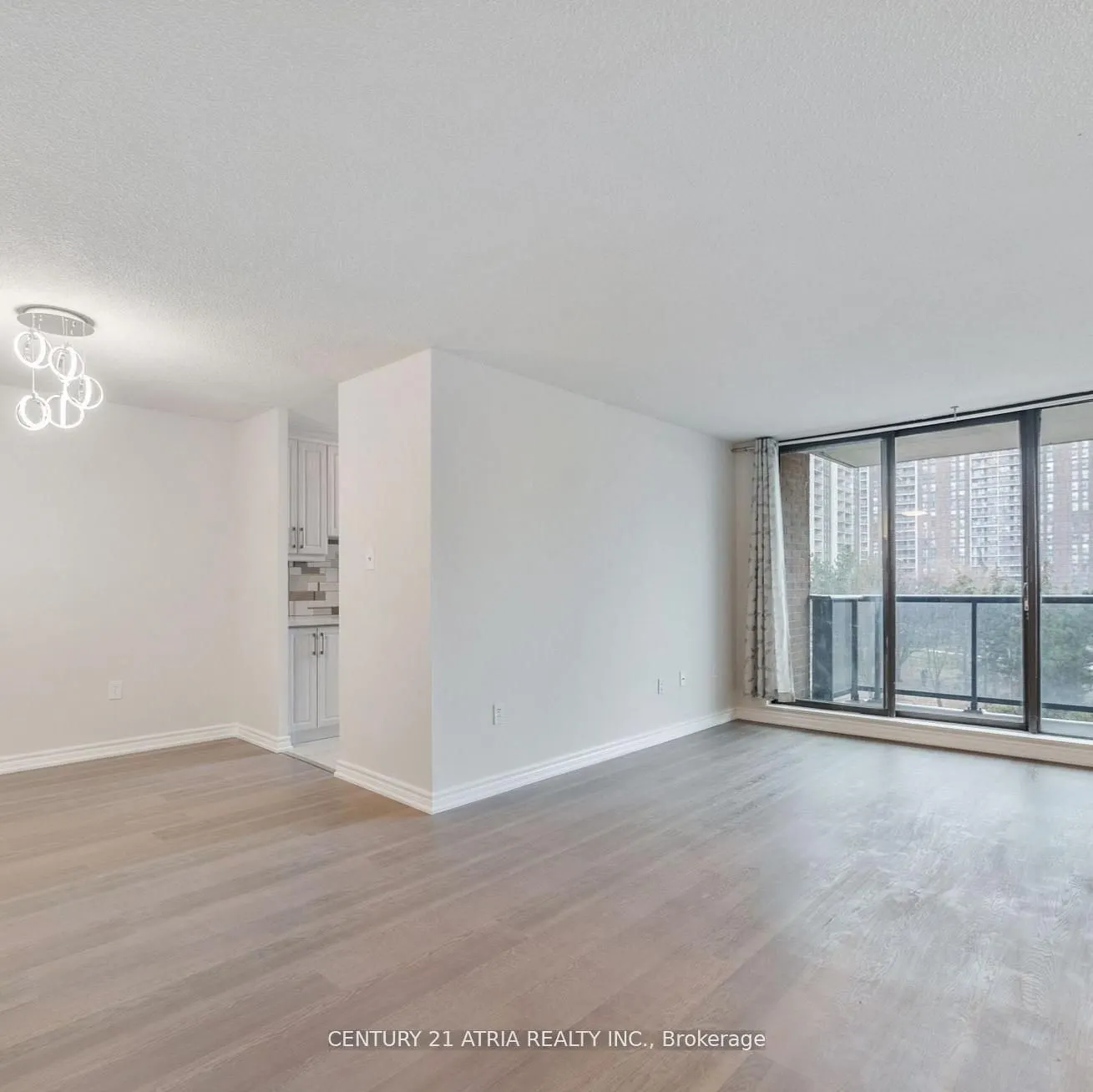 17 Knightsbridge Road, #506
