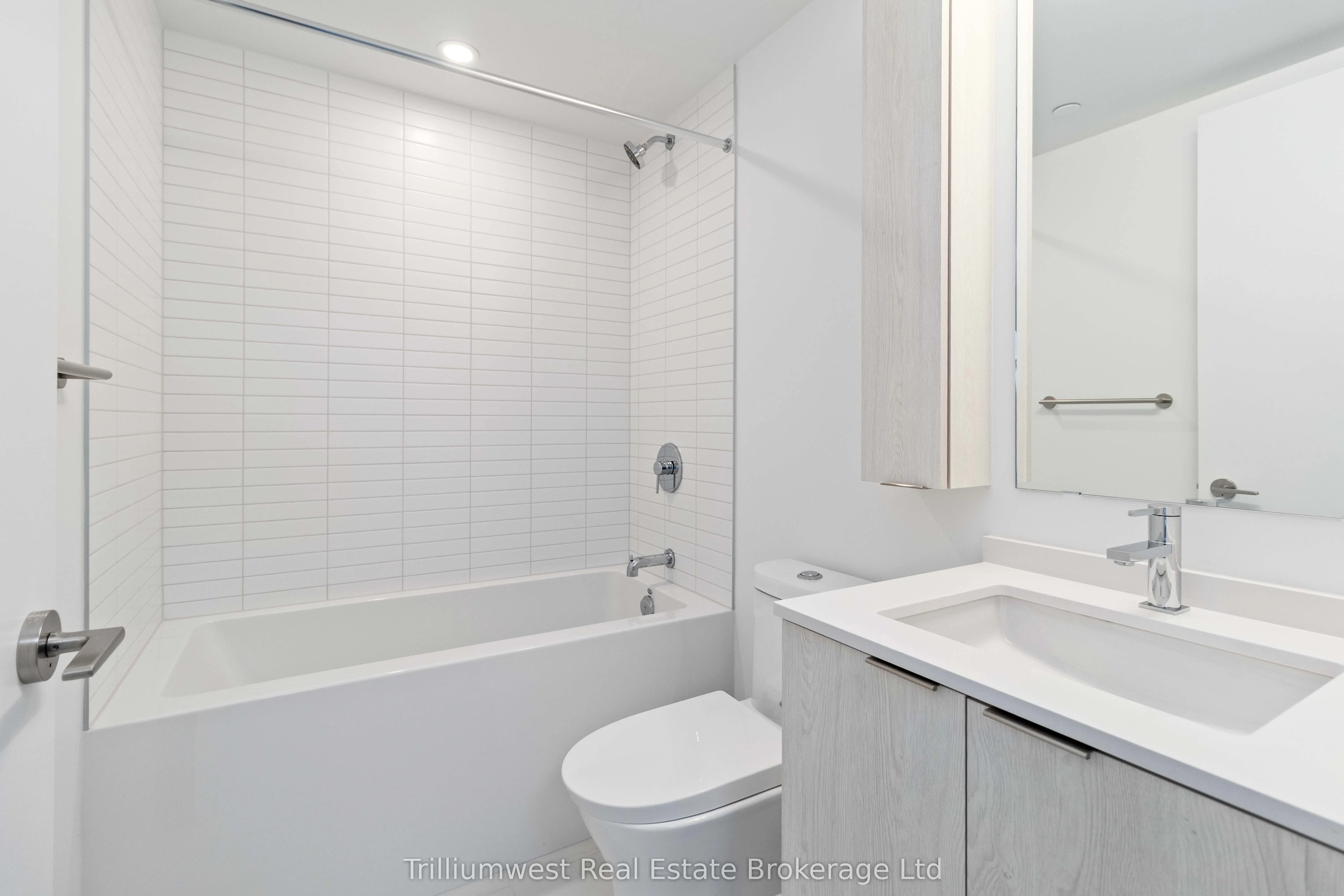 3009 Novar Road, #915