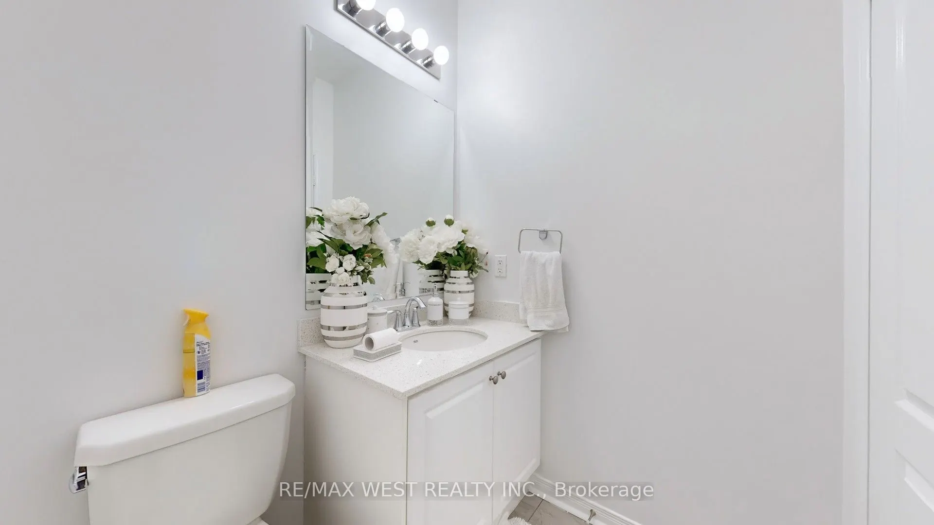 28 Yellowknife Road