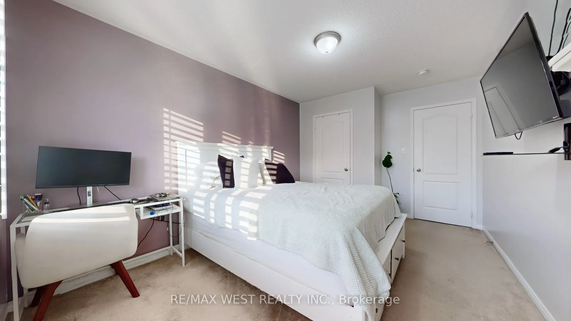 28 Yellowknife Road