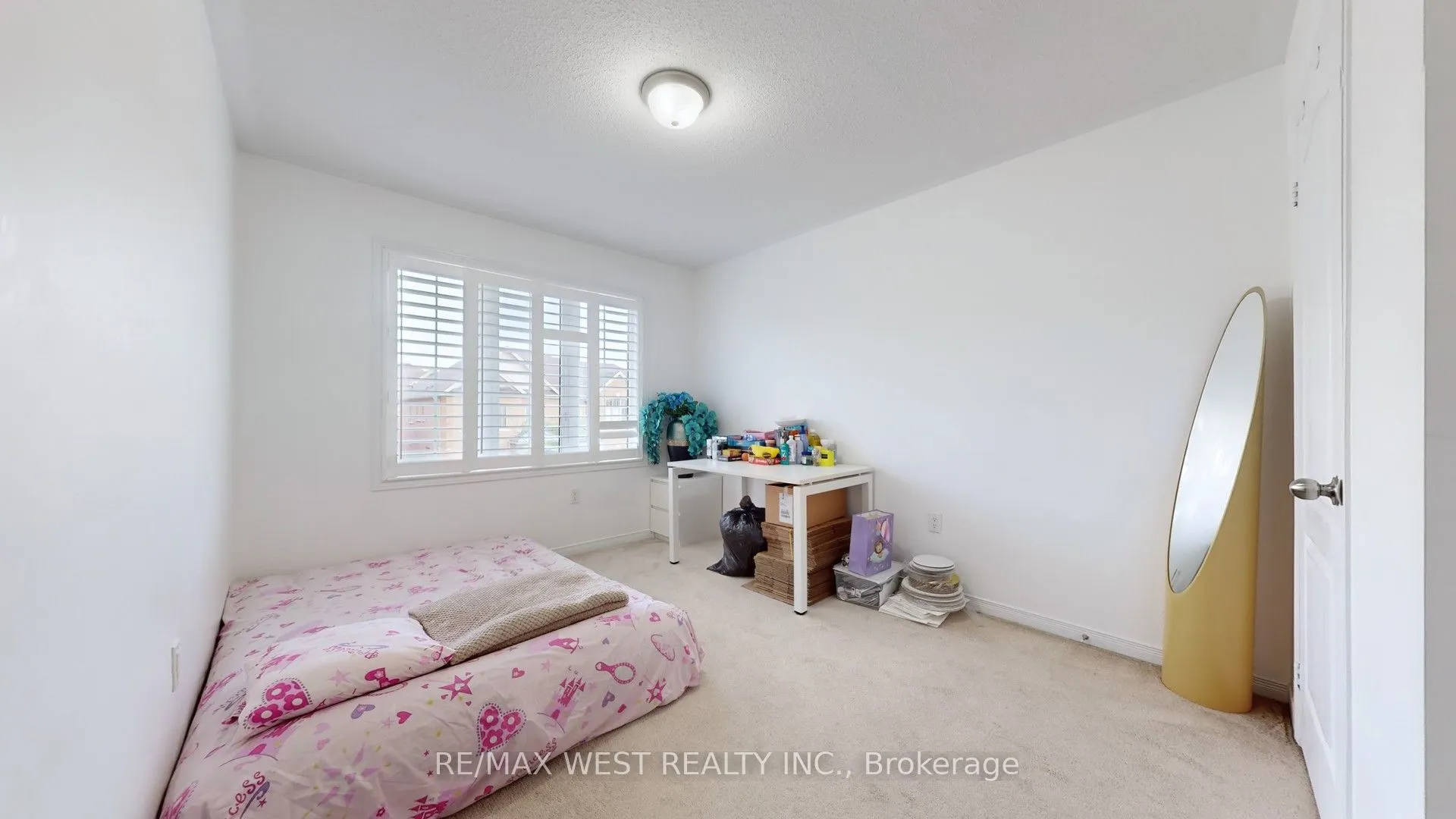 28 Yellowknife Road