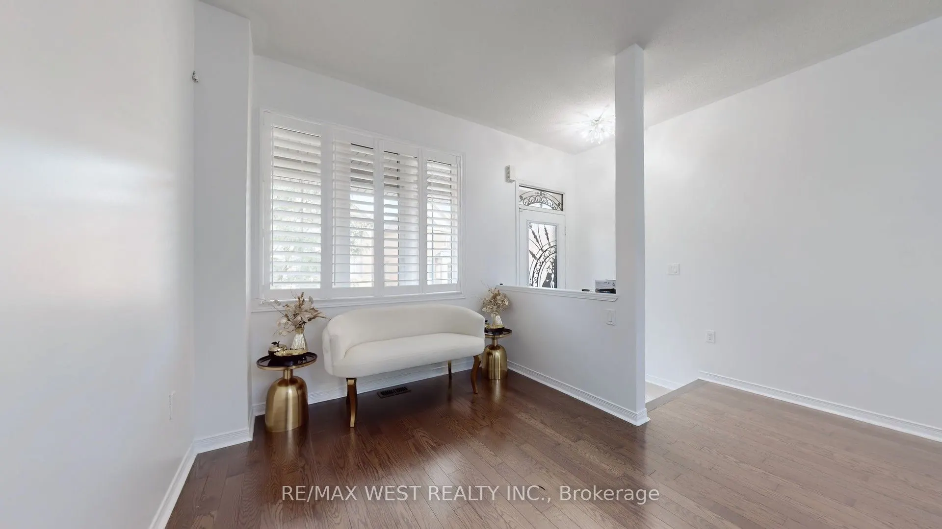 28 Yellowknife Road