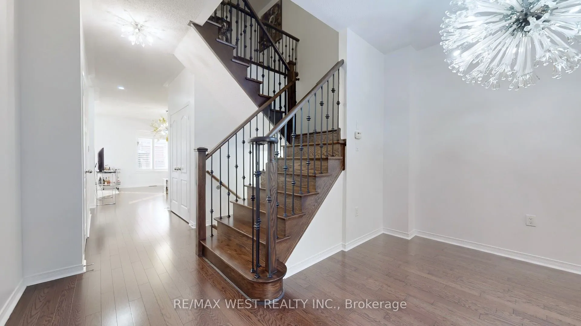 28 Yellowknife Road