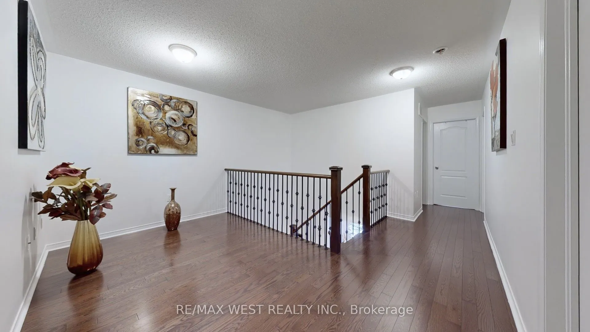 28 Yellowknife Road