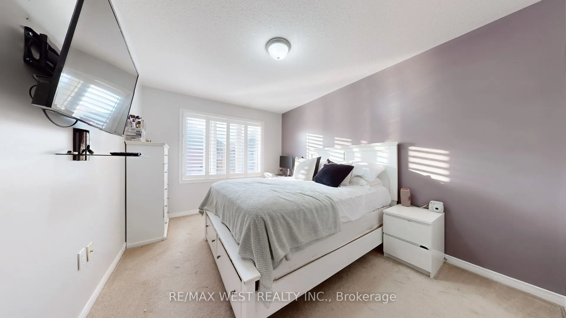 28 Yellowknife Road