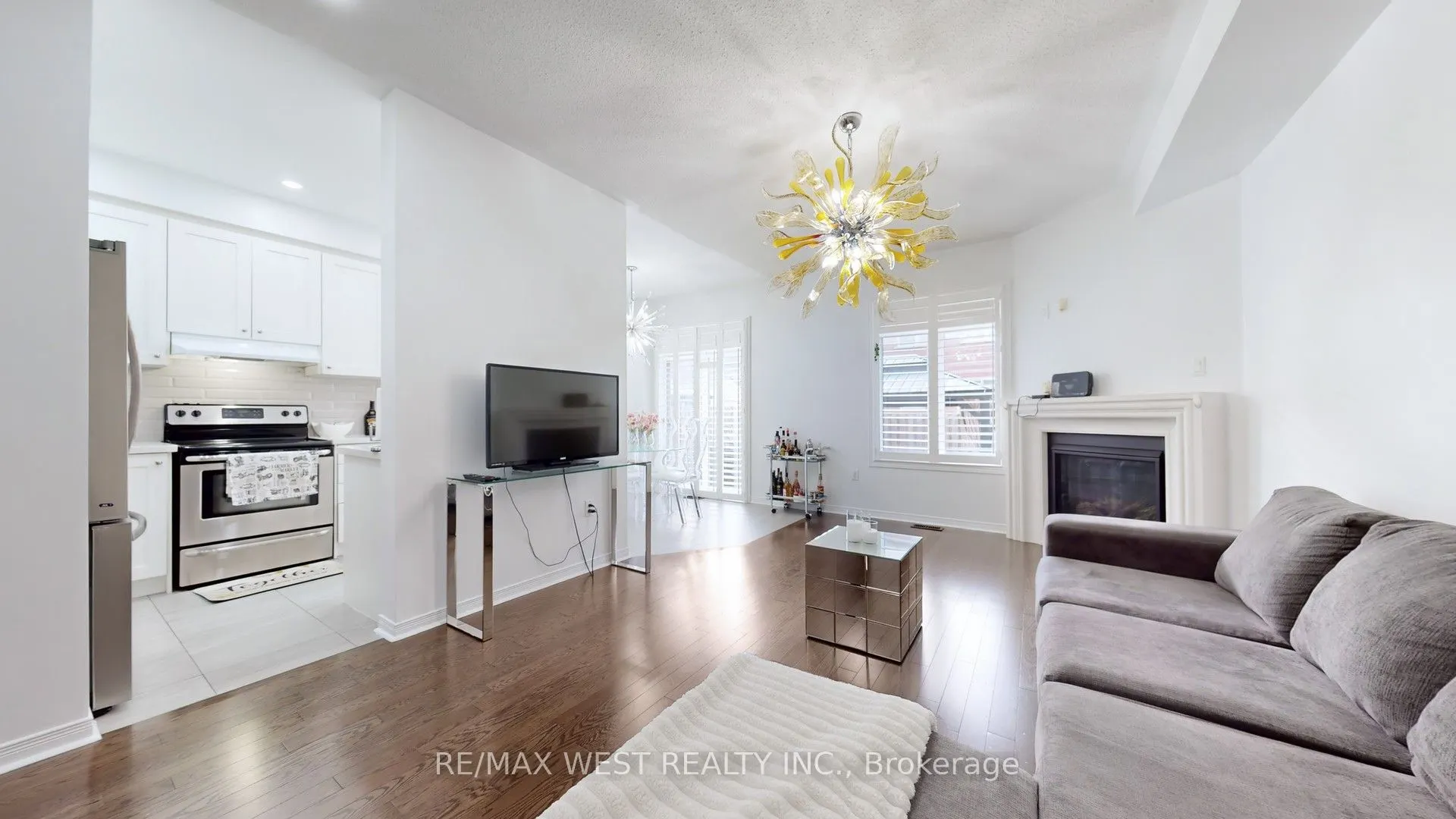 28 Yellowknife Road