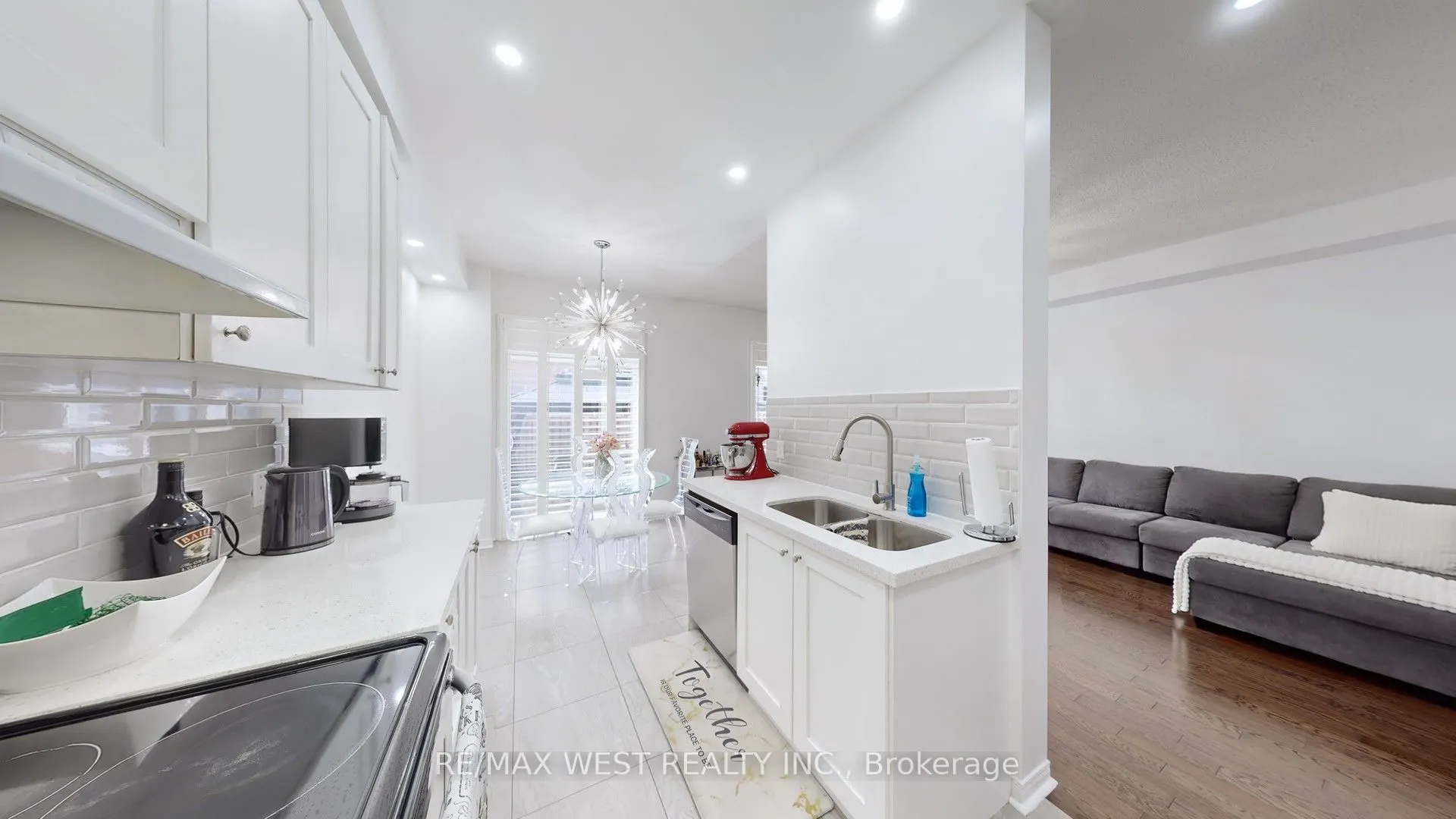 28 Yellowknife Road