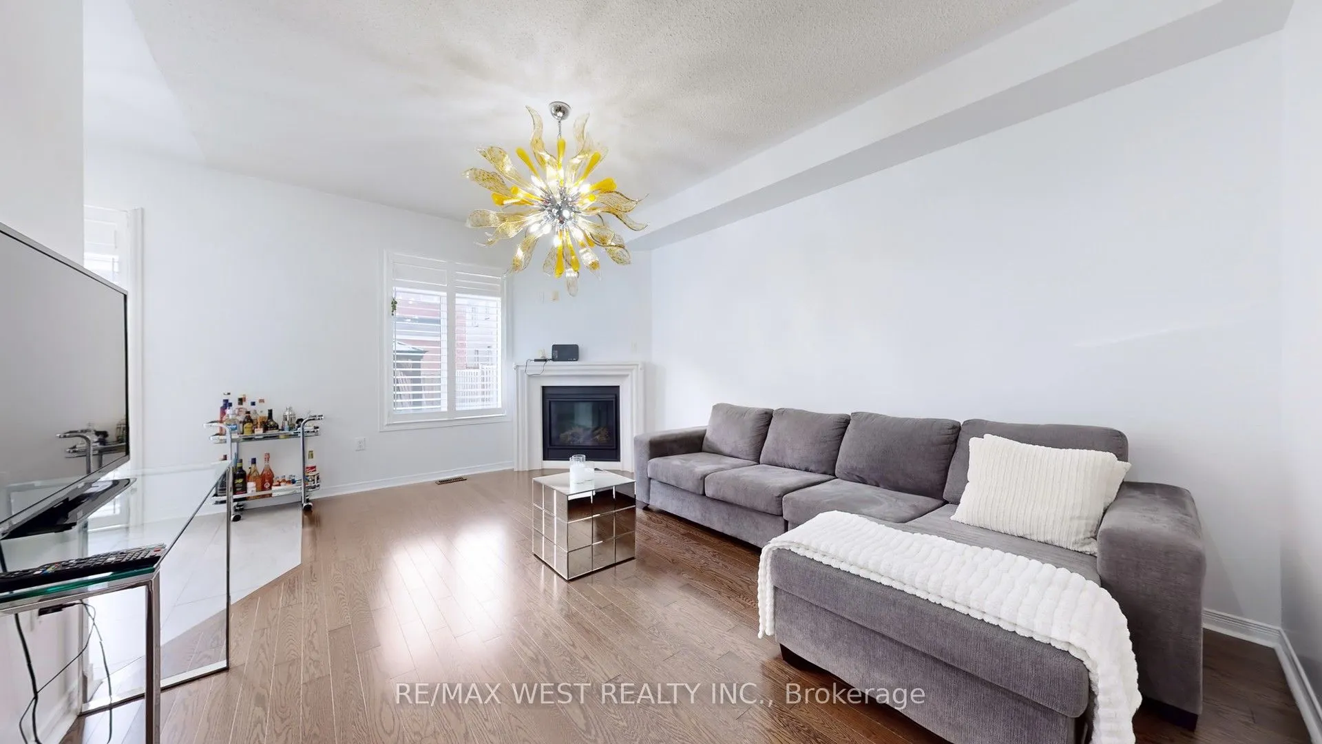28 Yellowknife Road