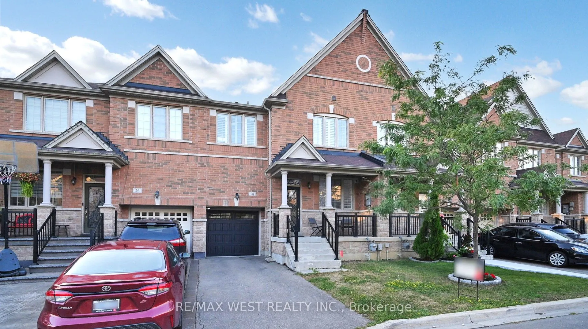 28 Yellowknife Road