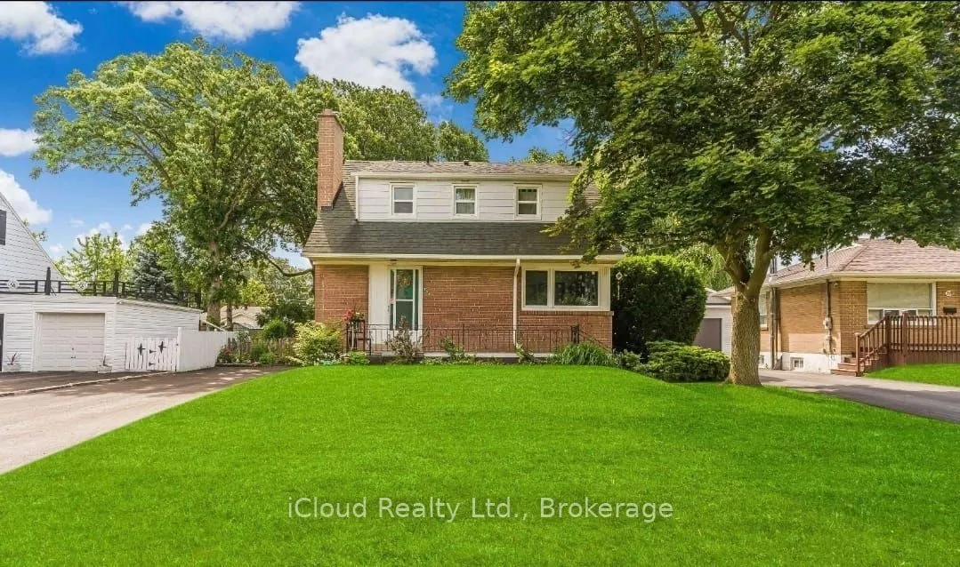 215 Elmwood Crescent