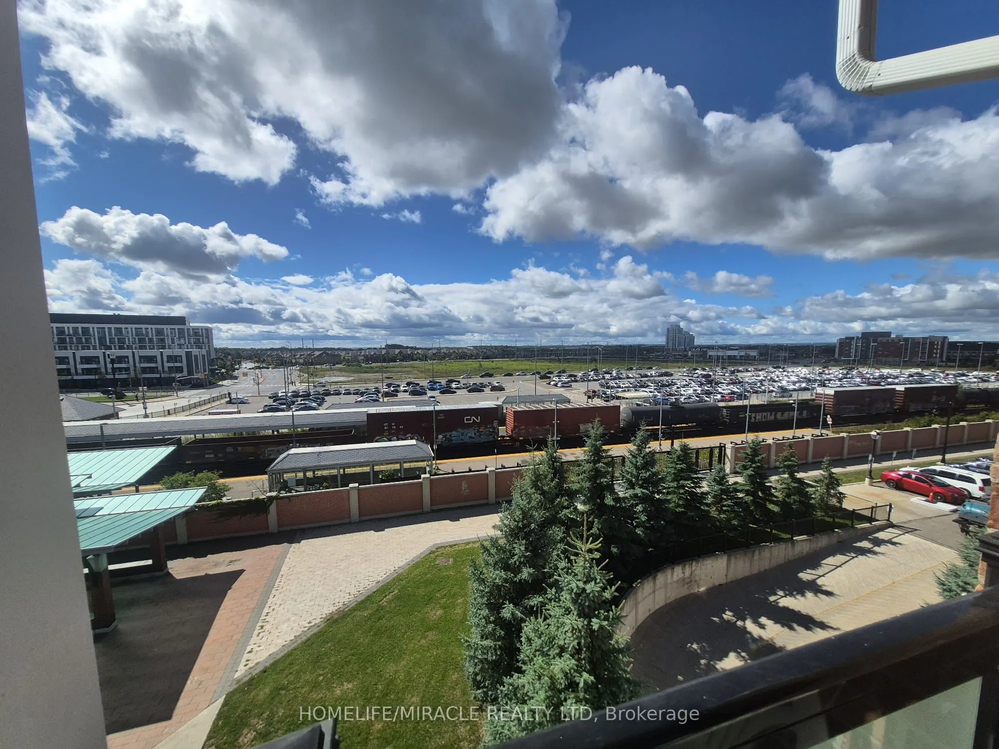 70 Baycliffe Crescent, #404