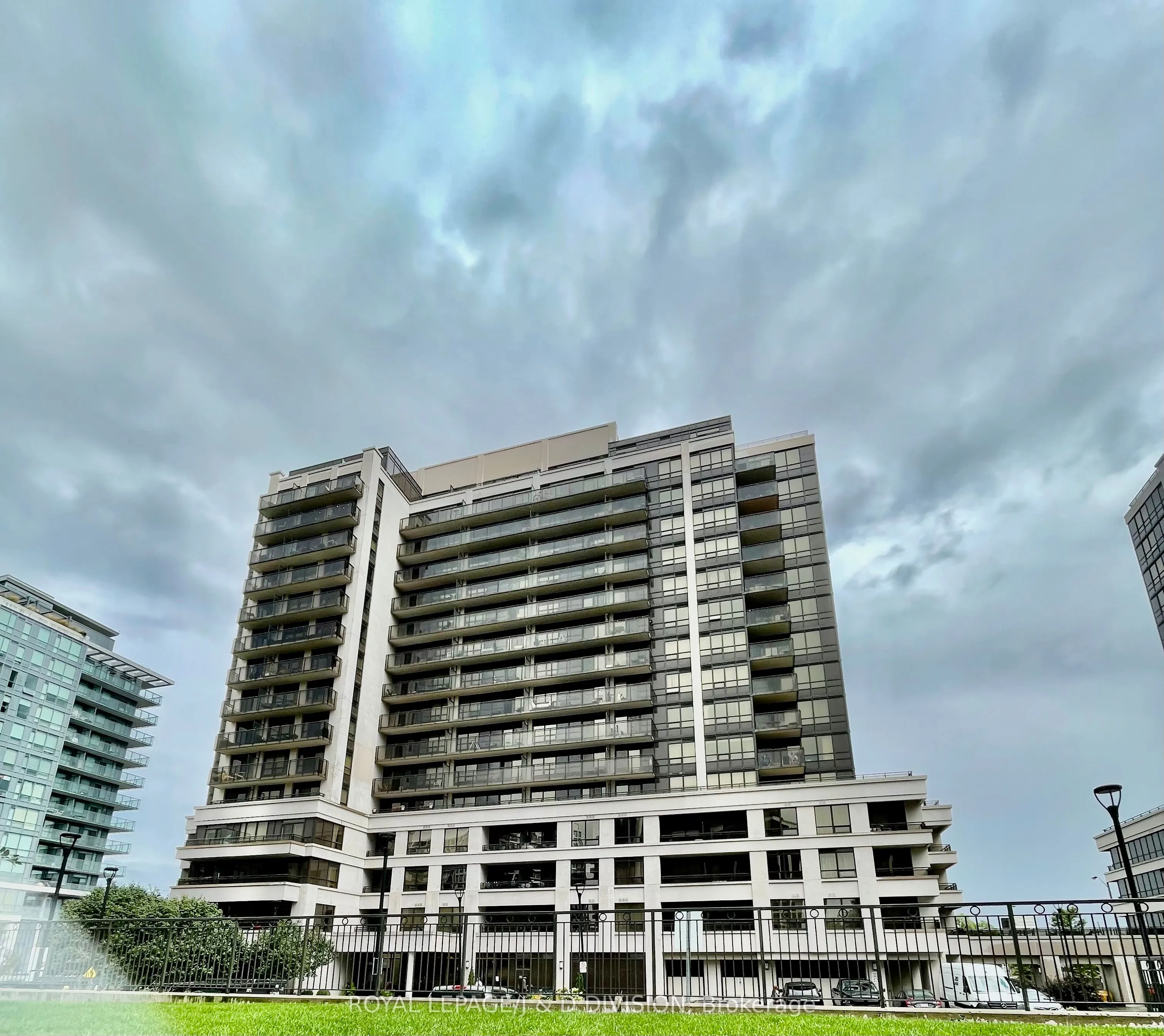 1 De Boers Drive, #1616