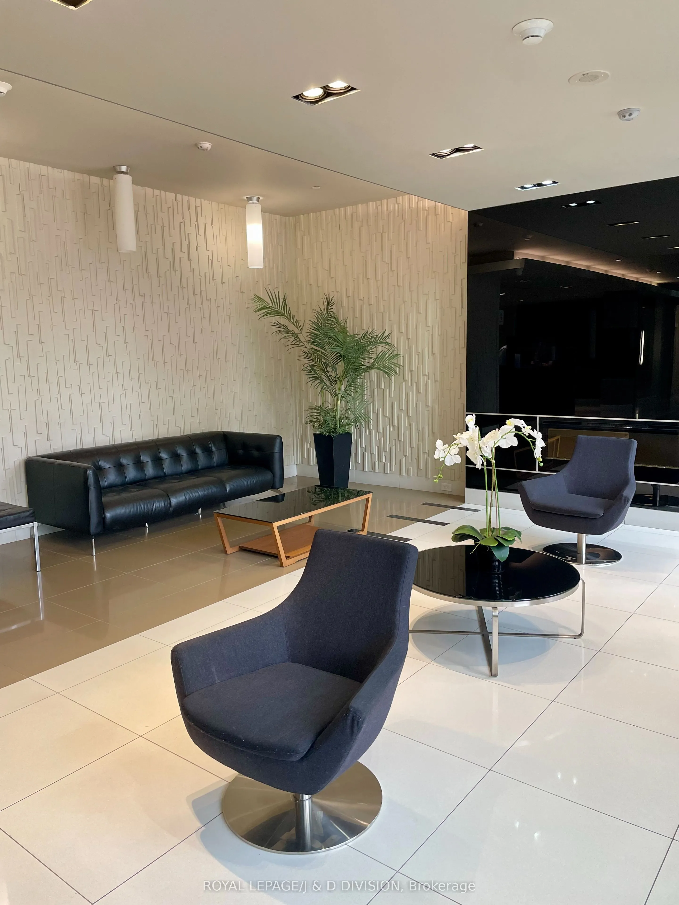 1 De Boers Drive, #1616
