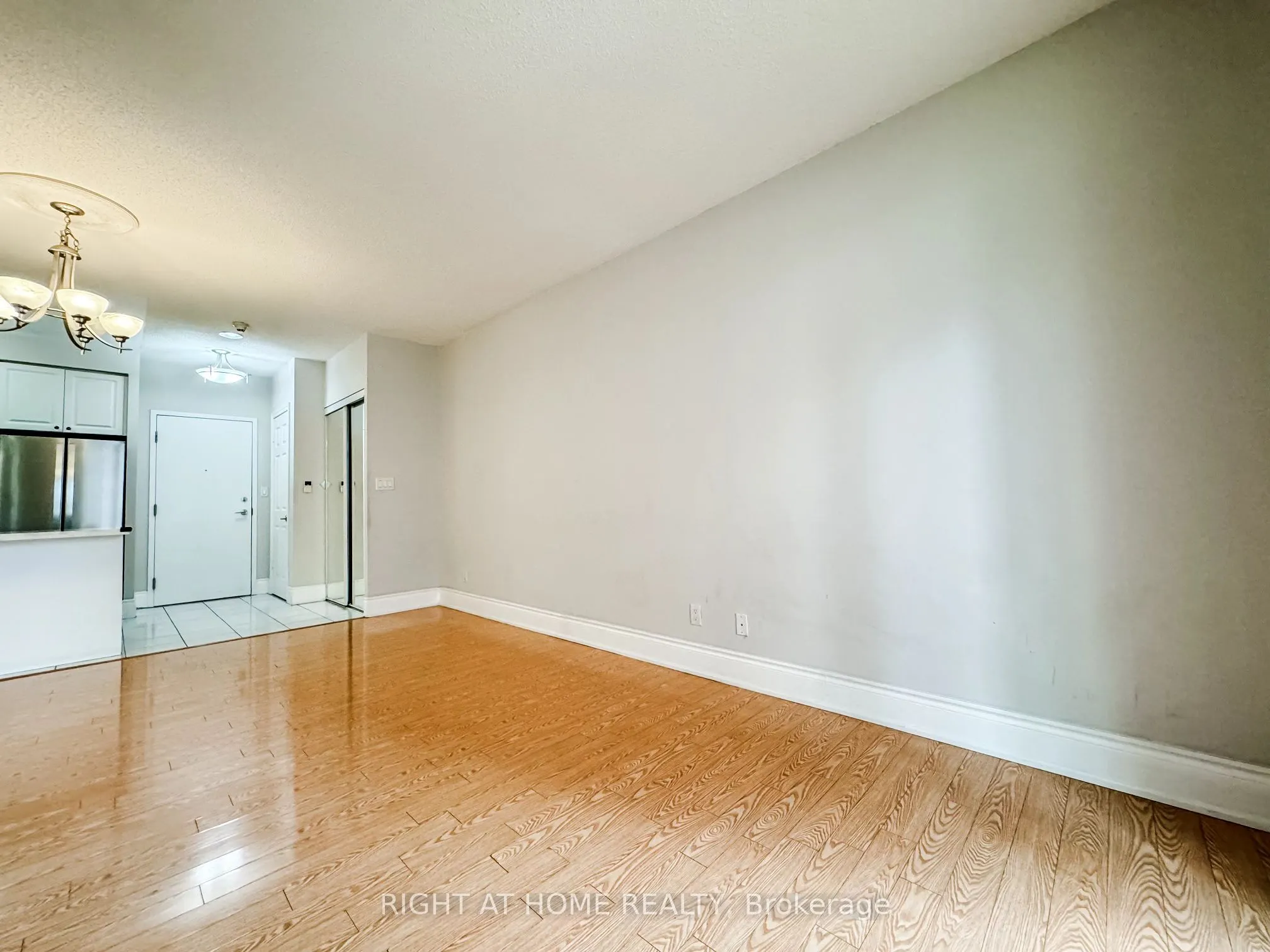 3880 Duke Of York Boulevard, #1118