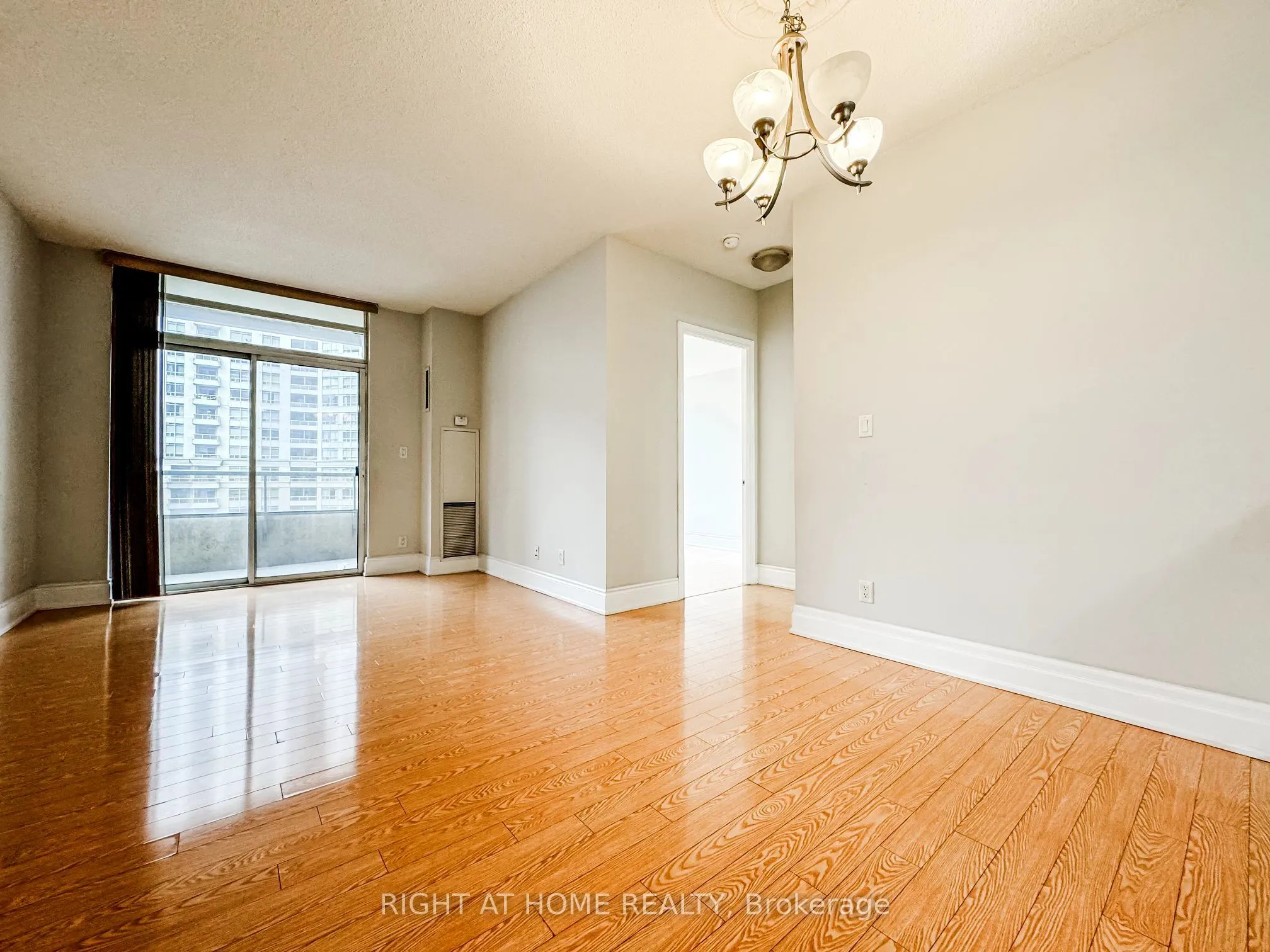 3880 Duke Of York Boulevard, #1118
