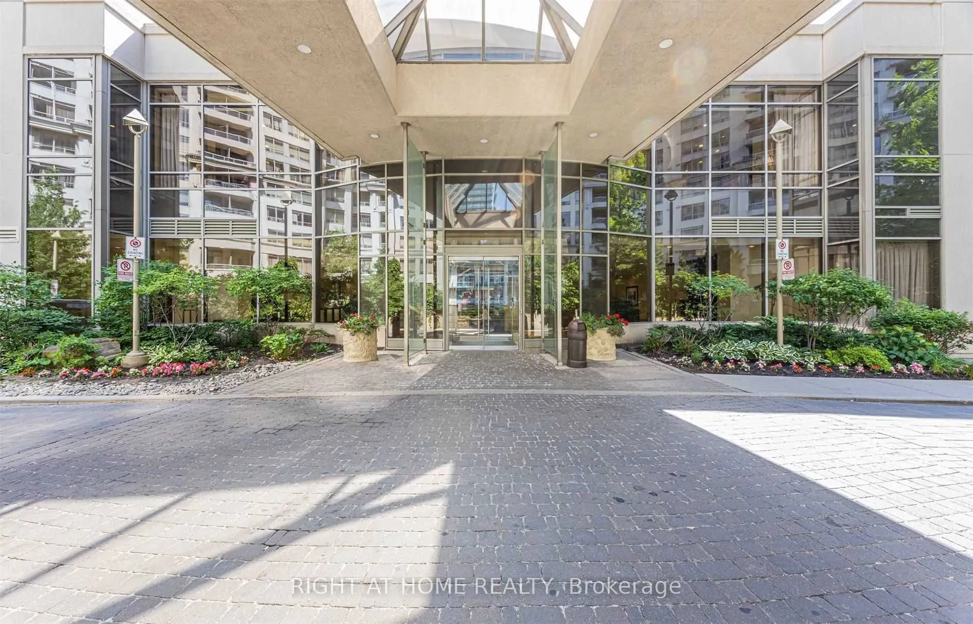 3880 Duke Of York Boulevard, #1118