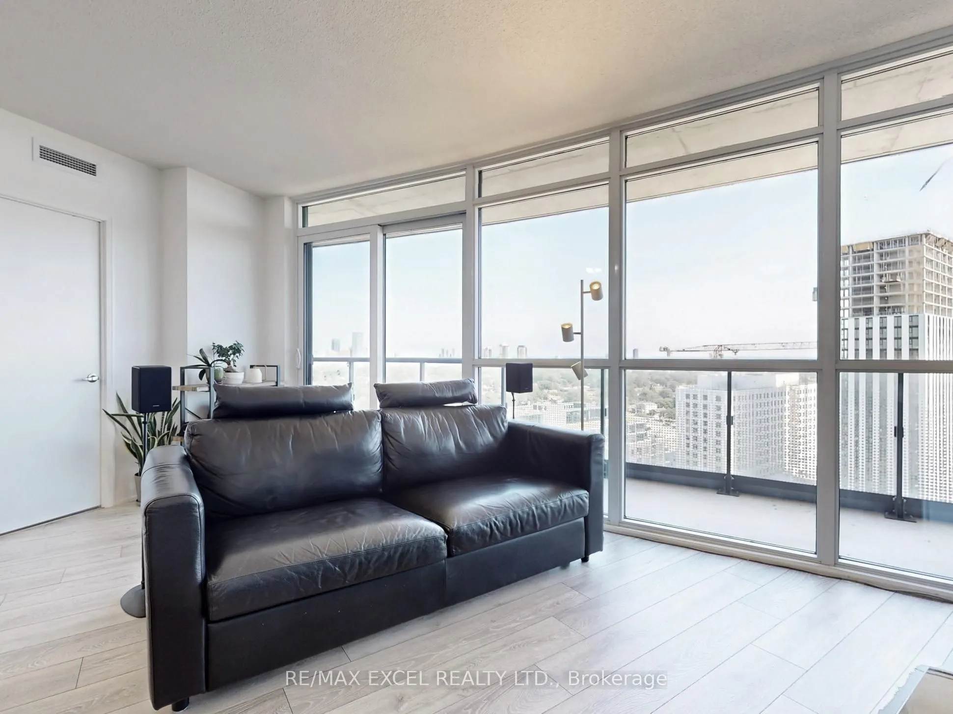 30 Gibbs Road, #1708