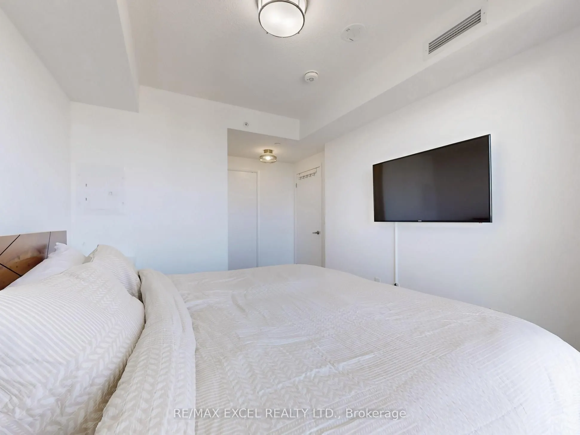 30 Gibbs Road, #1708
