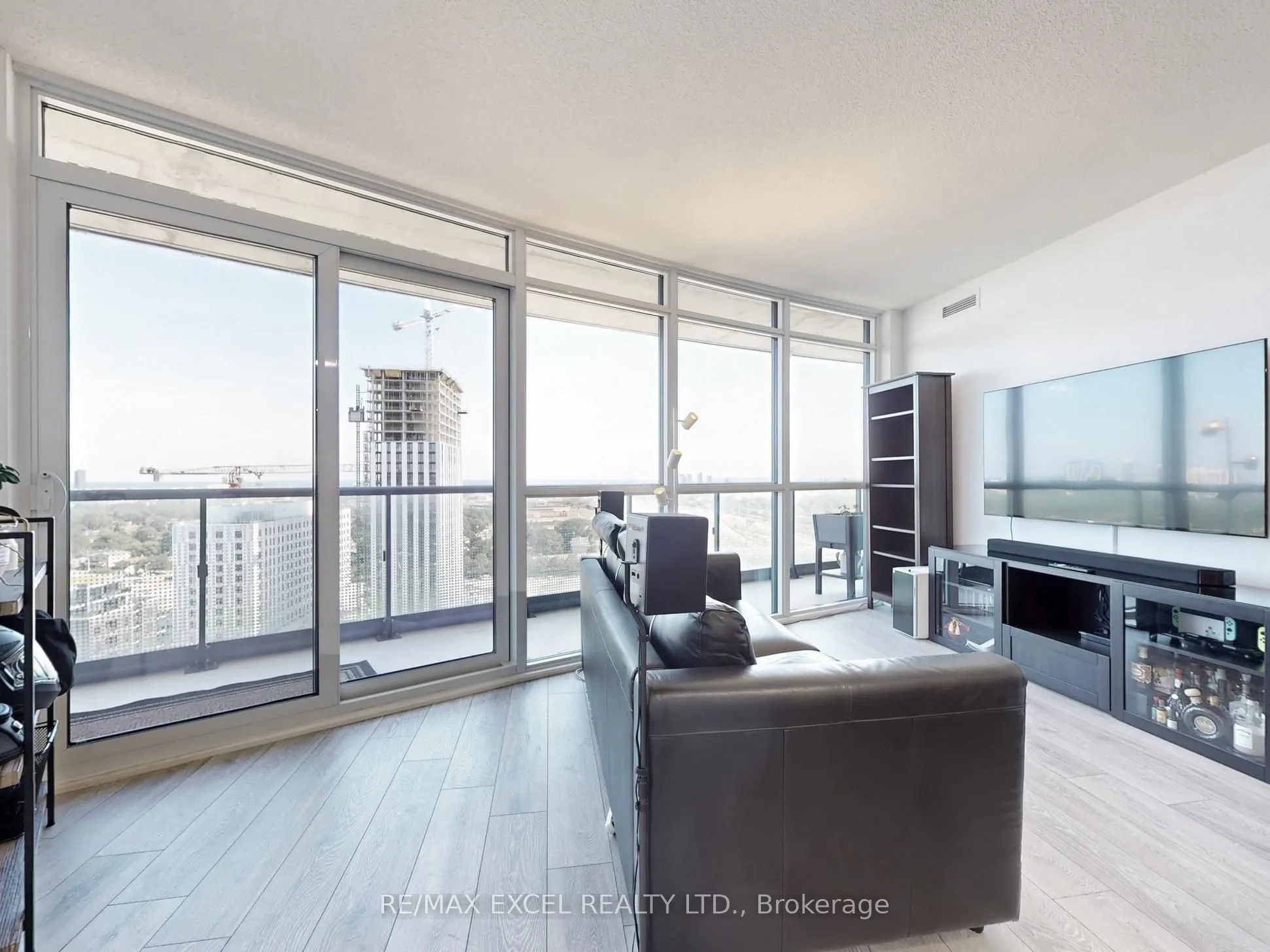 30 Gibbs Road, #1708