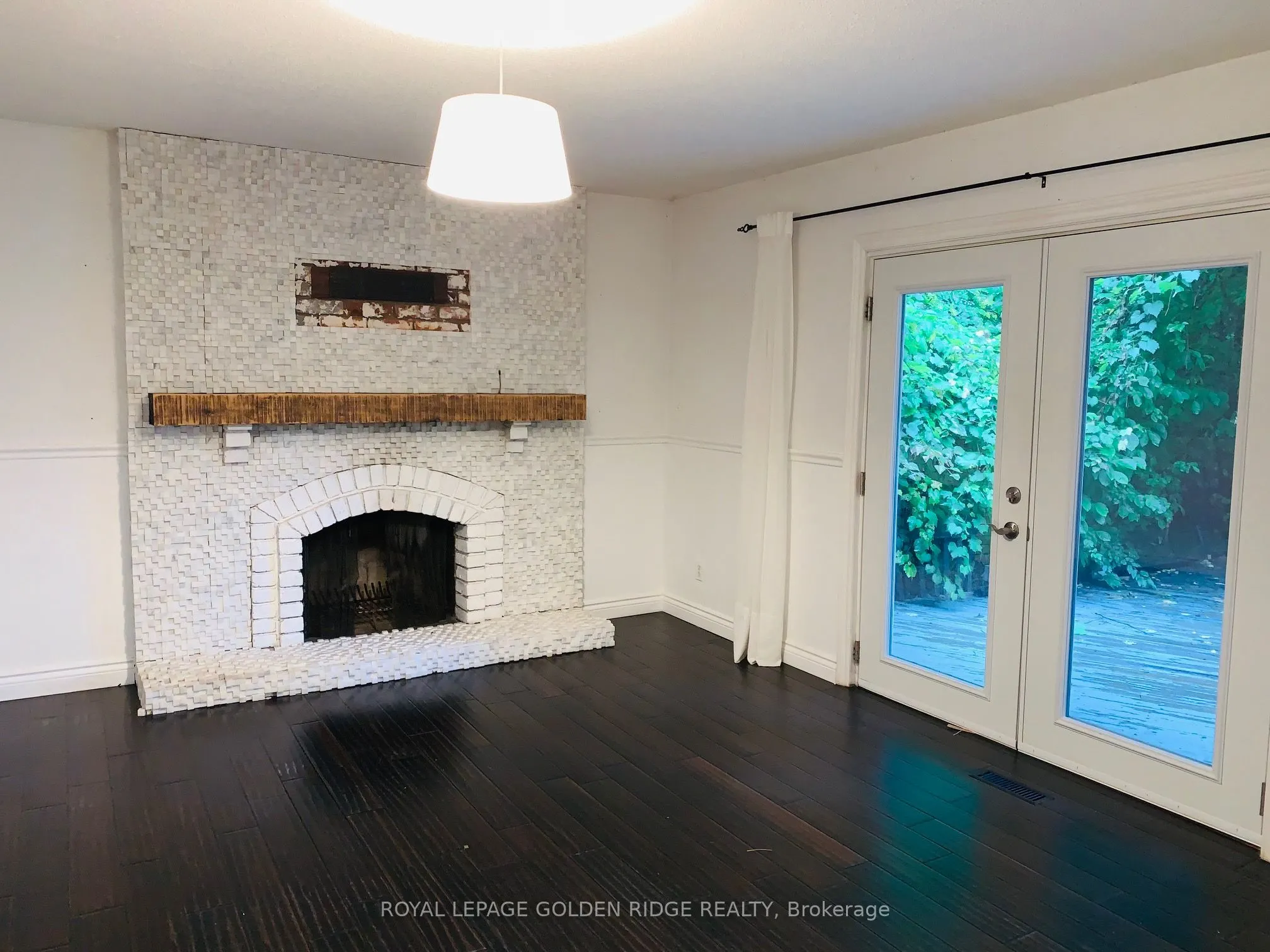 121 Castle Crescent