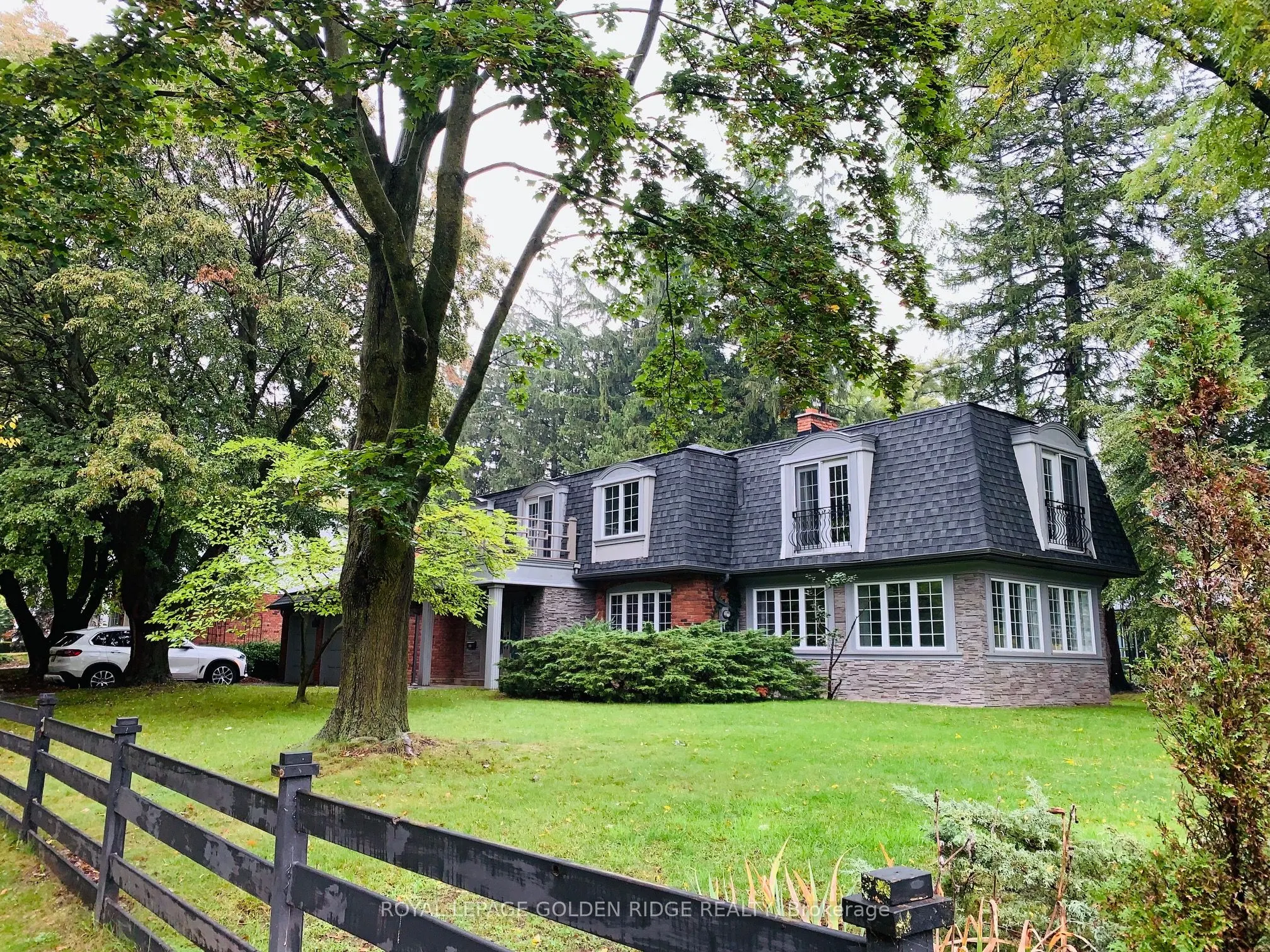 121 Castle Crescent
