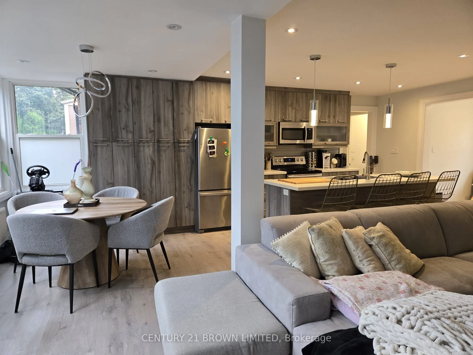 2814 Bloor Street W, #2