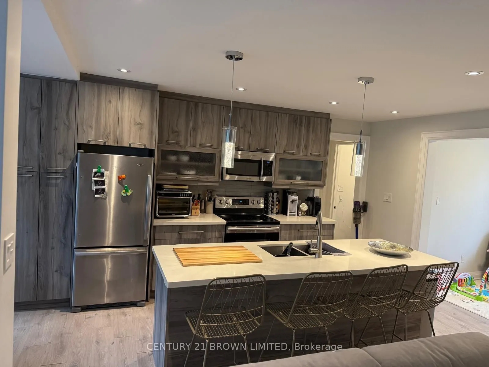 2814 Bloor Street W, #2