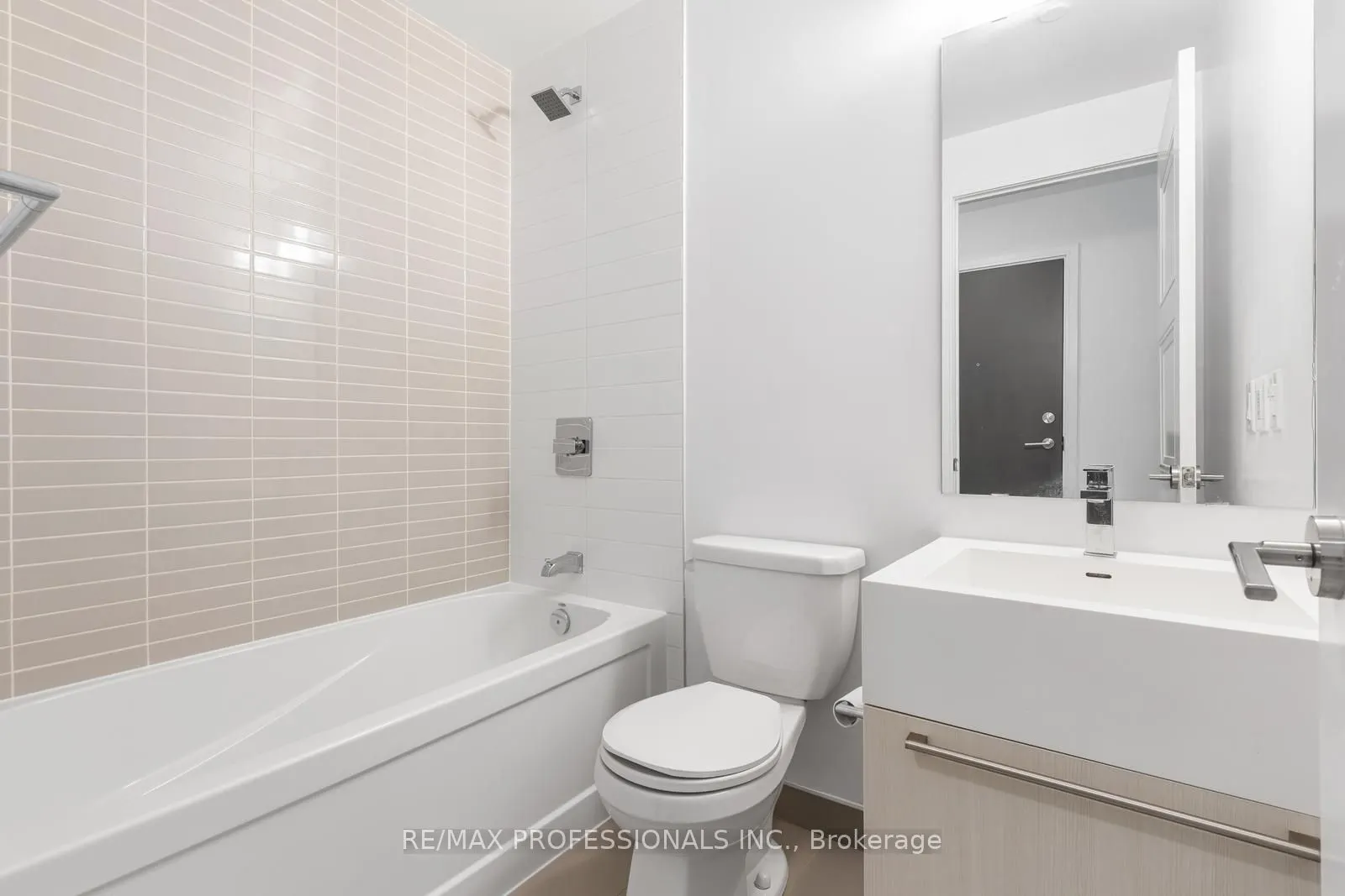 25 Neighbourhood Lane, #213