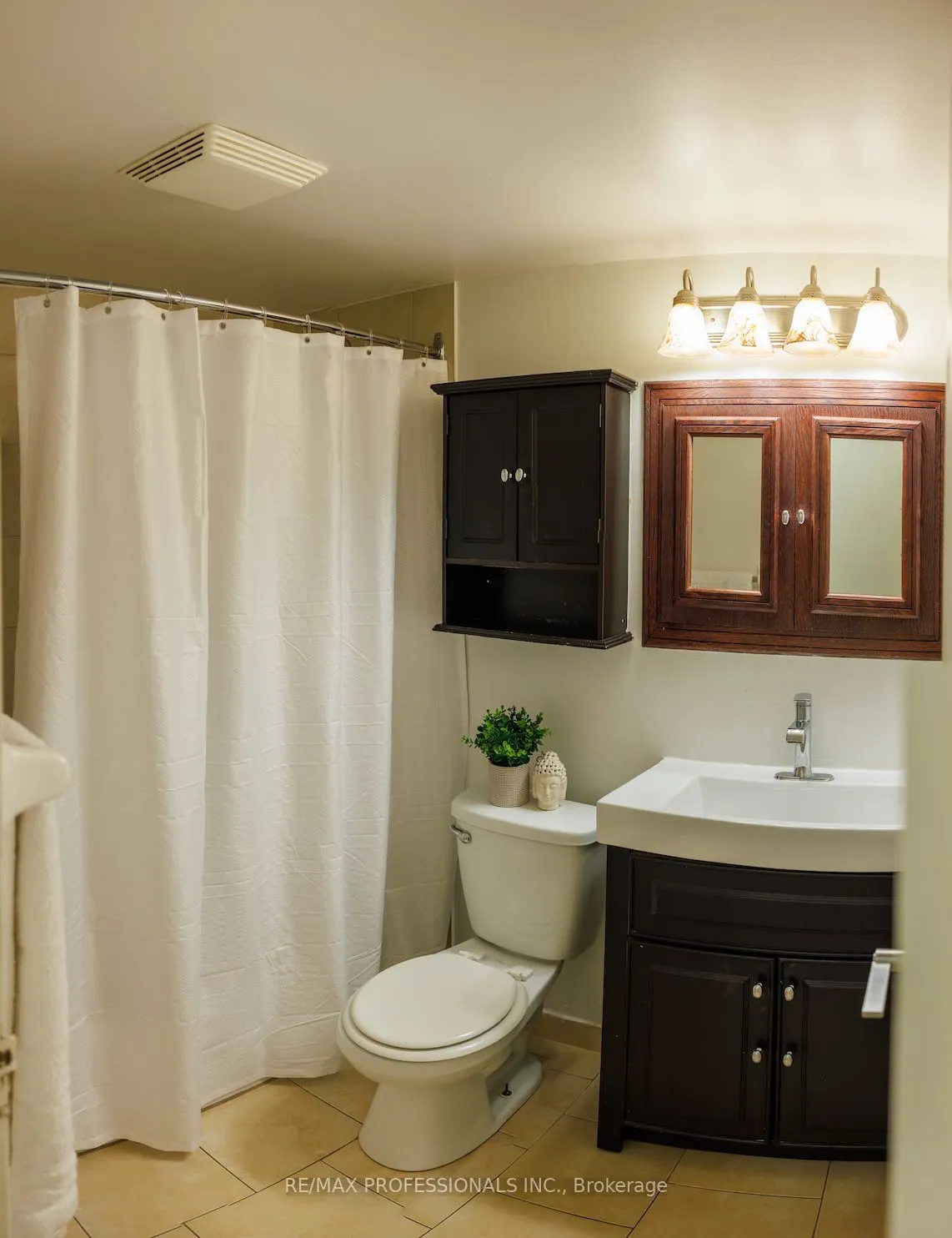 541 Blackthorn Avenue, #108