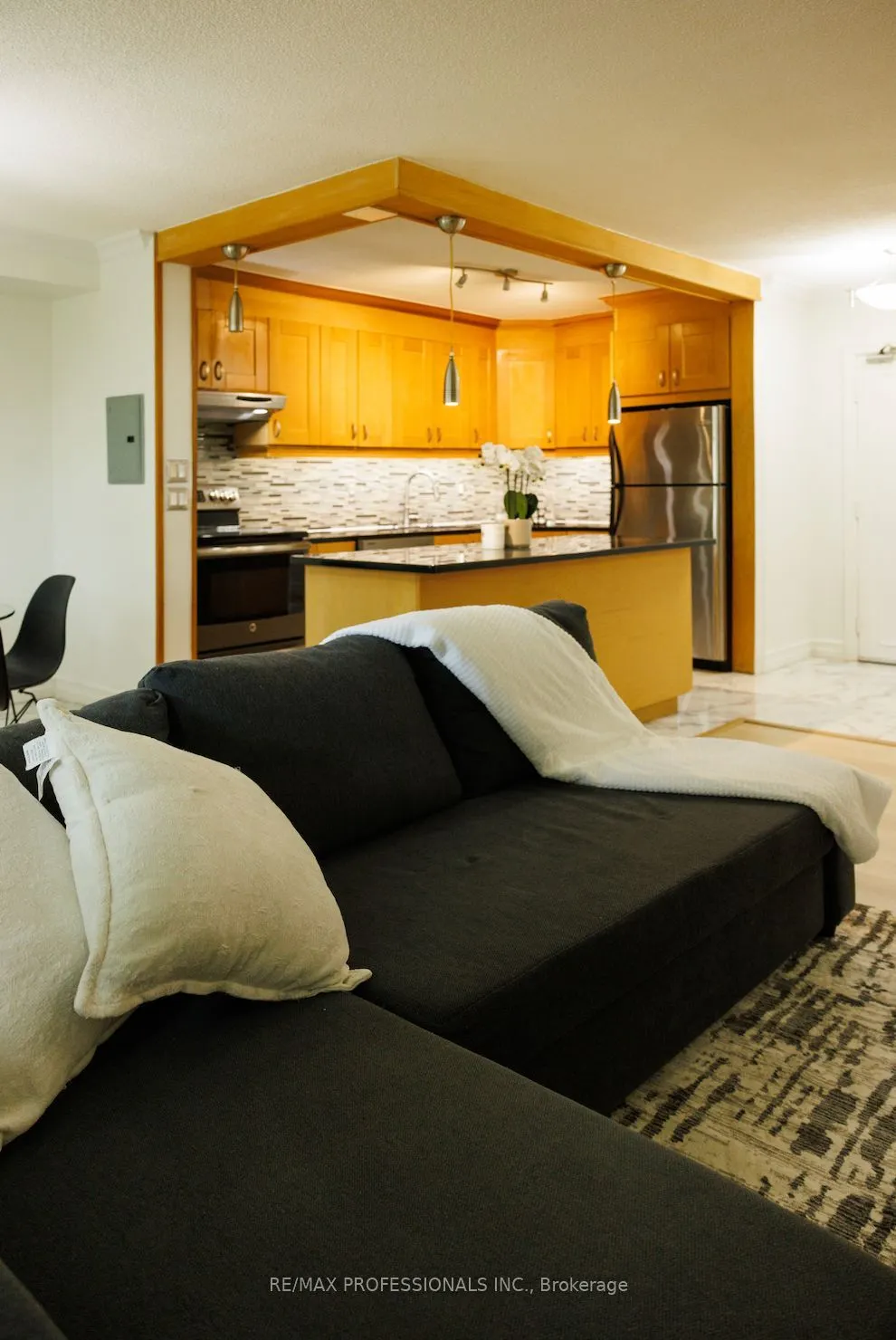 541 Blackthorn Avenue, #108